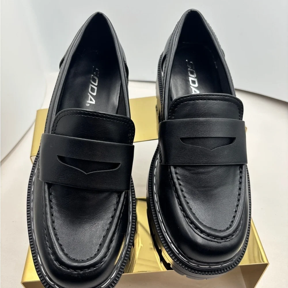 Soda Eurekas platform soho Women's Black Chunky slip on  Loafers